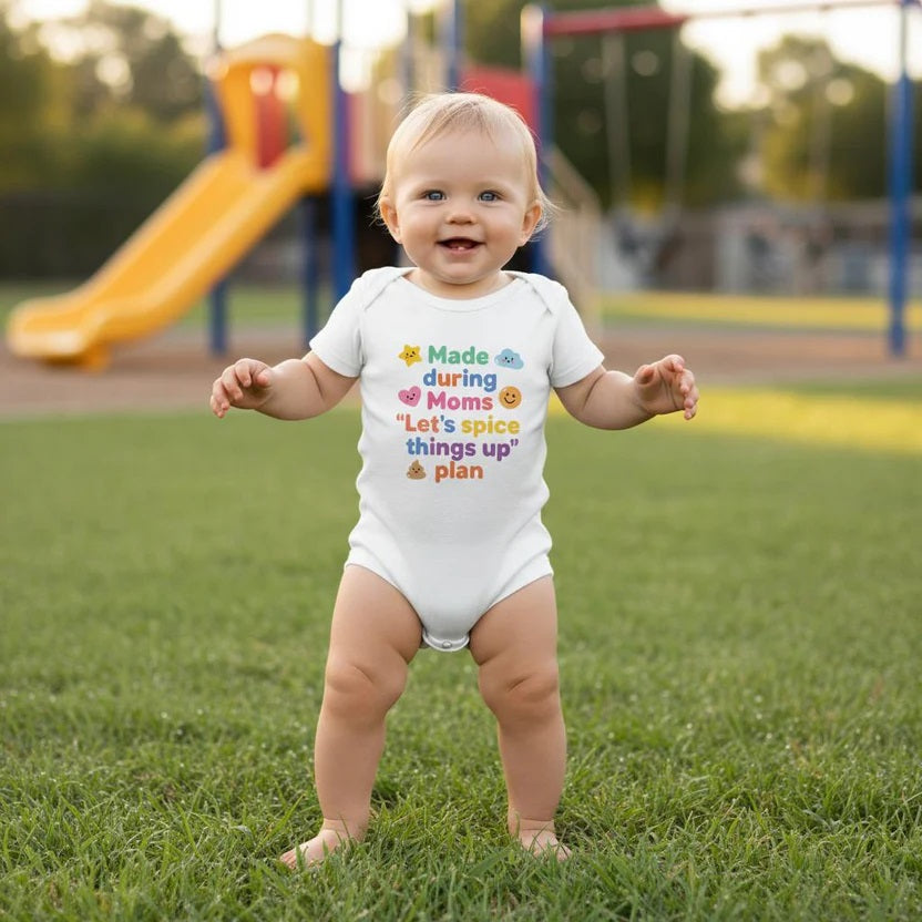 Baby Strampler aus 100 % Bio-Baumwolle – Made during Moms "Let's spice things up" plan