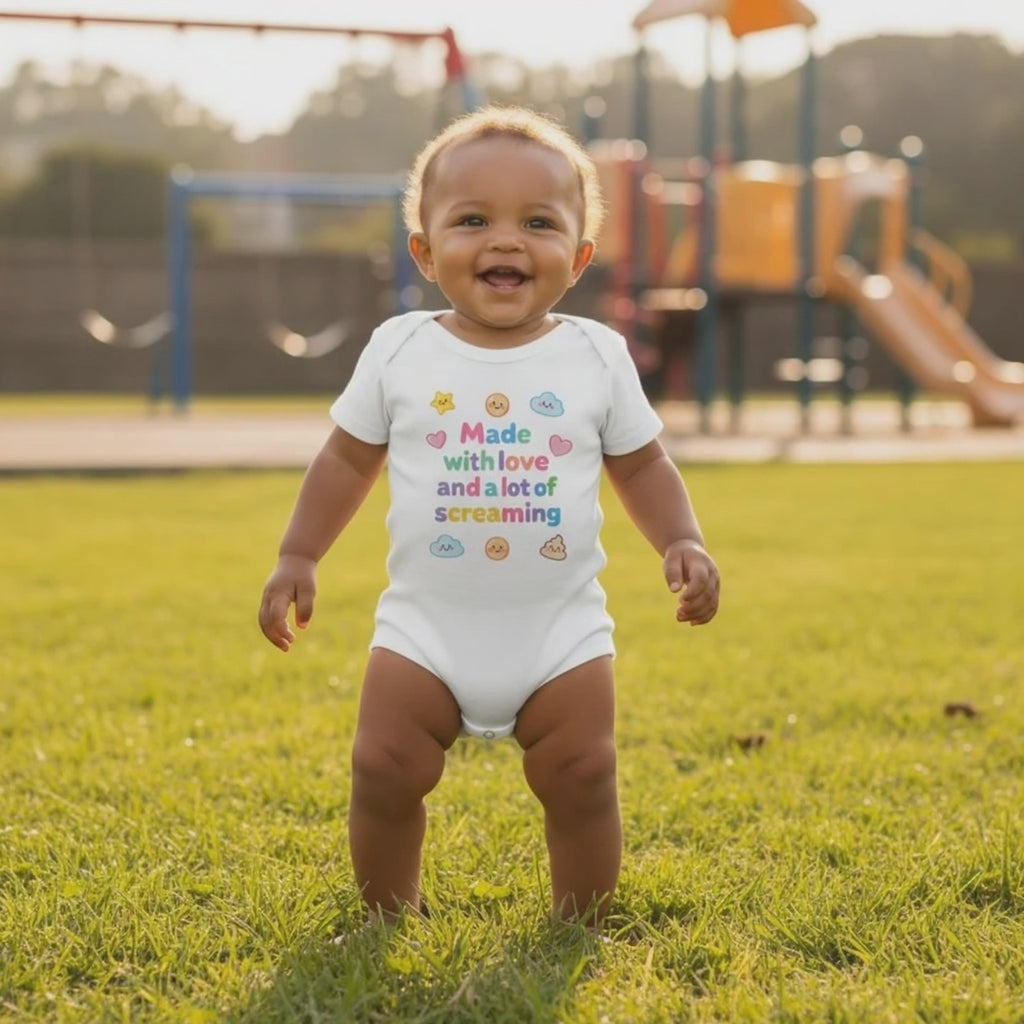 Baby Strampler aus 100 % Bio-Baumwolle – Made with love and a lot of screaming